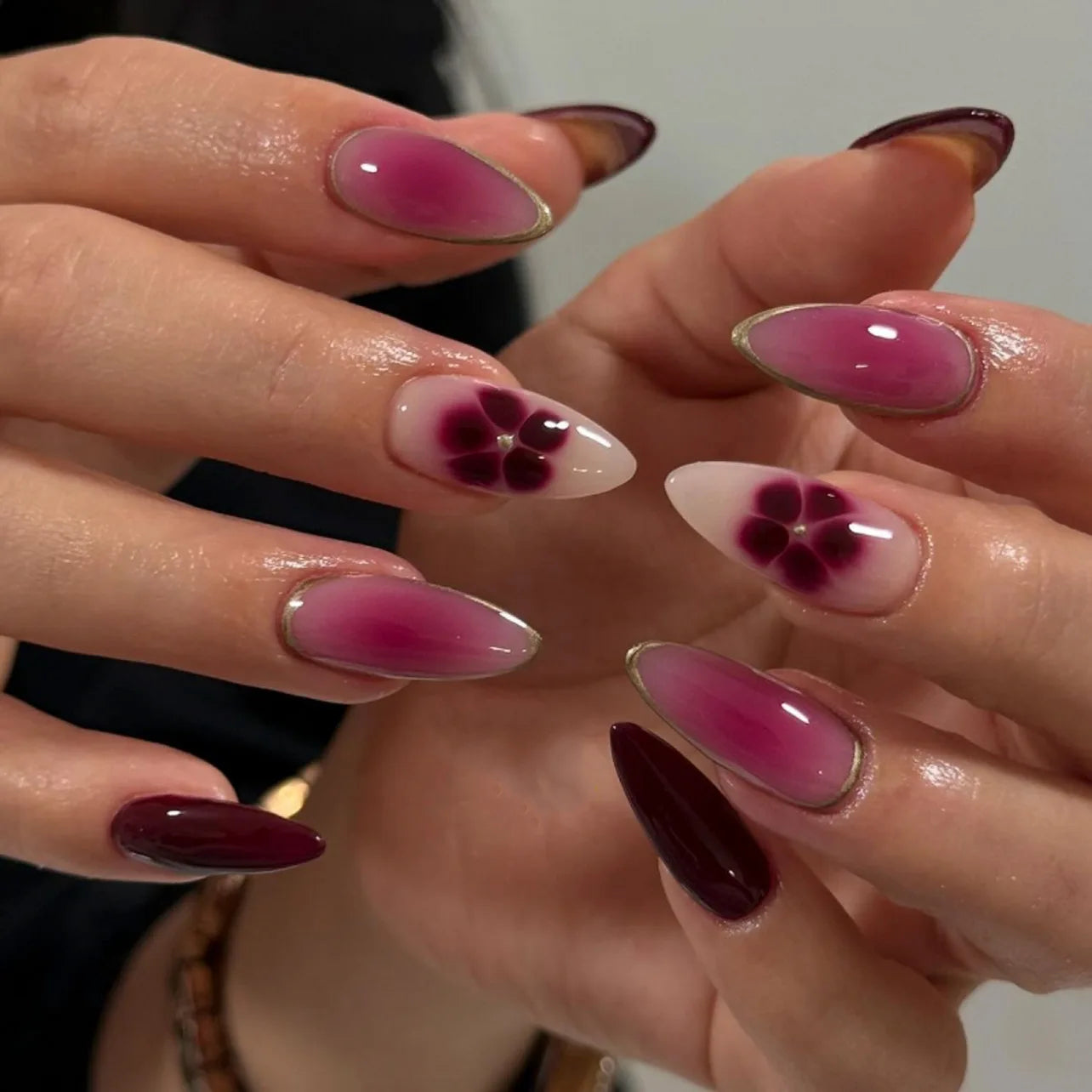 24pcs White Flower Fake Nail Tips Ins Yellow Pink Blush False Nails Wearable Full Cover European Almond Shaped Press on Nails