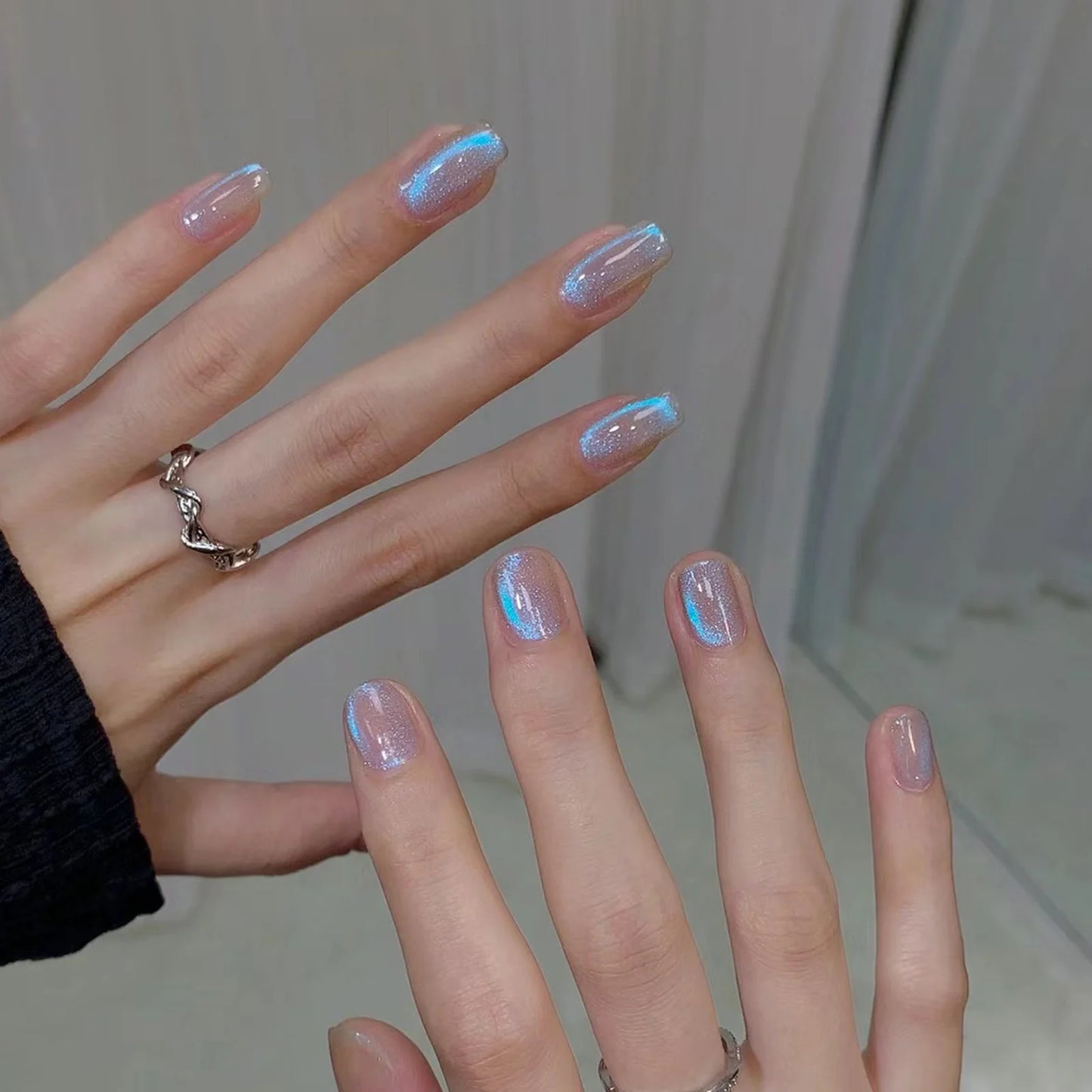 Aurora Blue Tears Cat Eye Magnetic Gel Nail Polish Sparkling Shimmer Fairy Crystal Magnetic Gel Nail Polish for DIY Charm Nails