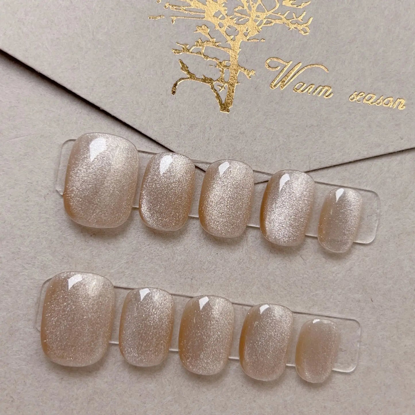 Handmade Cat-eye Press on Nails Short False Nails Full Cover Stick on Nail Tips Artificial Reusable Fake Nails for Women