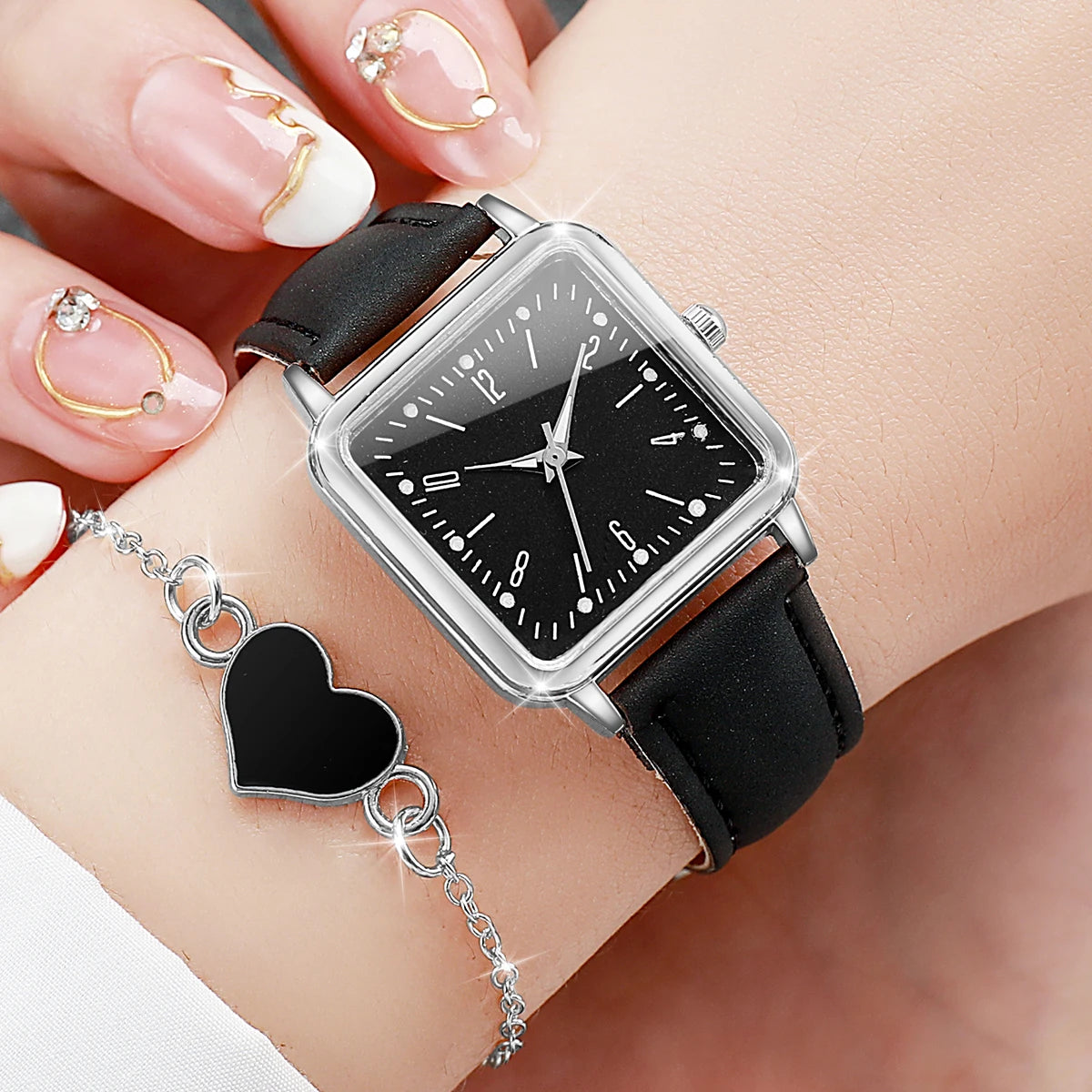 2/4PCS Fashion Square Women's Watch Leather Band Quartz Watches Heart Bracelet Set(Without Box)
