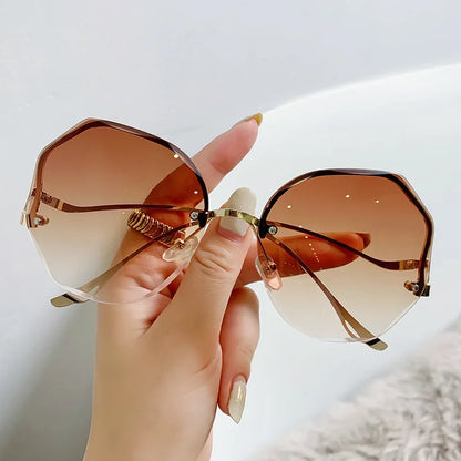 Fashion Sunglasses Women Metal Female UV400 Vintage Ladies Stylish Design Oversized Square Sunglasses For Women