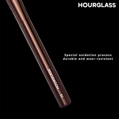 HOURGLASS No. 15 Liquid Blush Brush