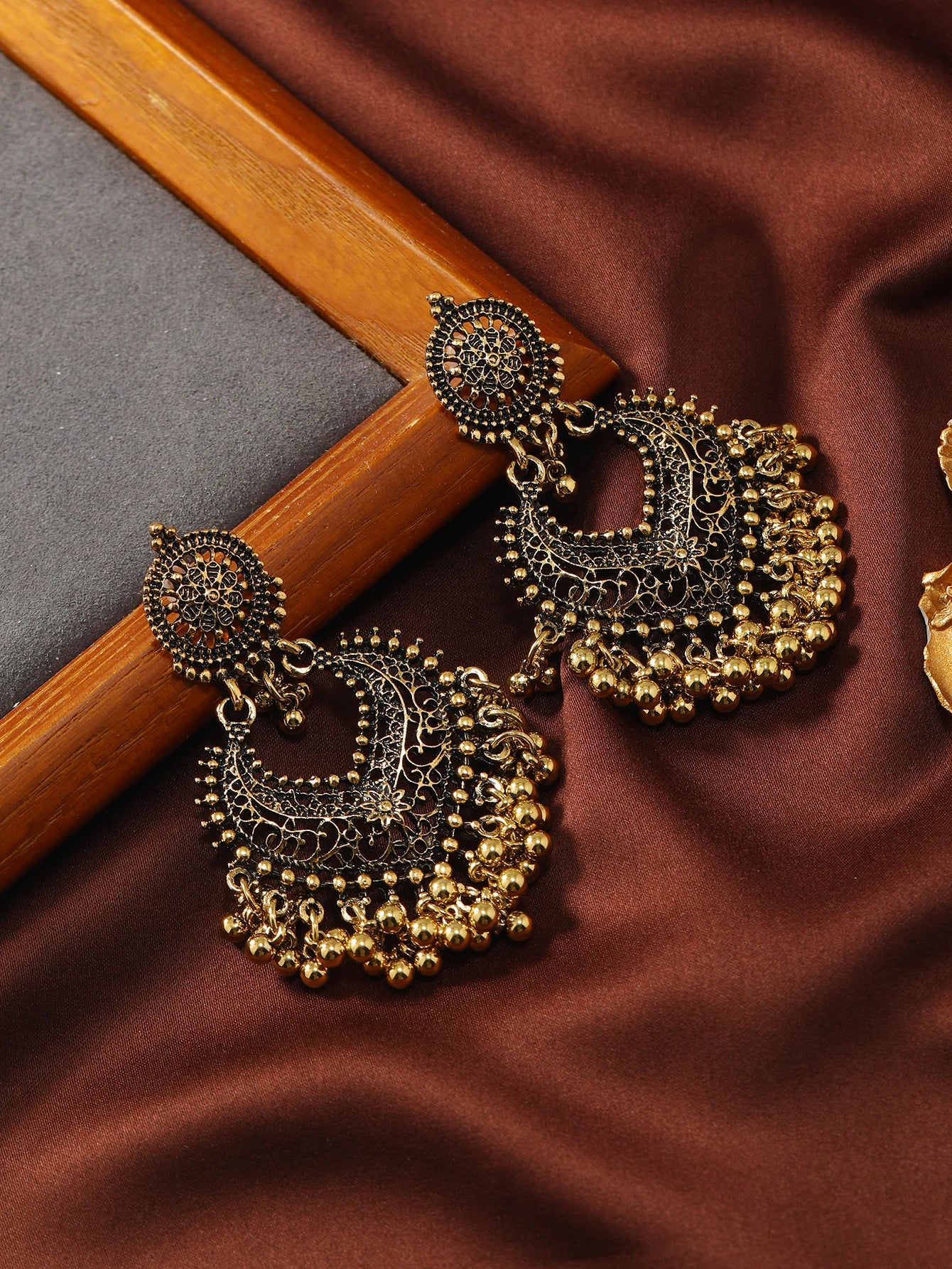 Retro Bohemian ethnic style earrings,