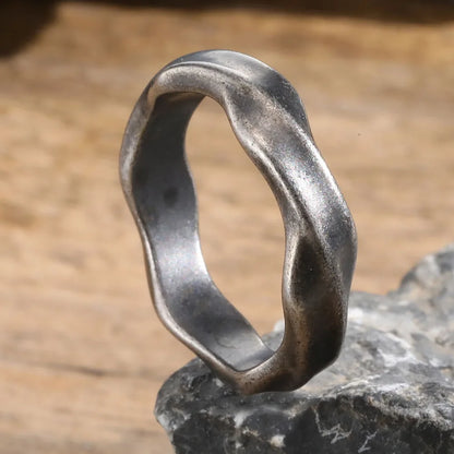 Vnox 2025 New Mobius Ring for Men Boys, Oxidized Twisted Stainless Steel Finger Band,Retro Endless Love Anniversary Gift for Him