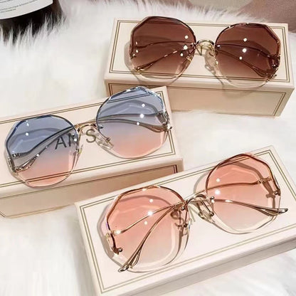 Fashion Sunglasses Women Metal Female UV400 Vintage Ladies Stylish Design Oversized Square Sunglasses For Women